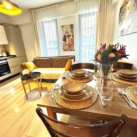 Stylish In The Heart Of 2 Min To Istiklal Apartment *