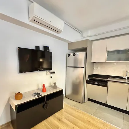 Stylish In The Heart Of 2 Min To Istiklal Apartment Istanbul